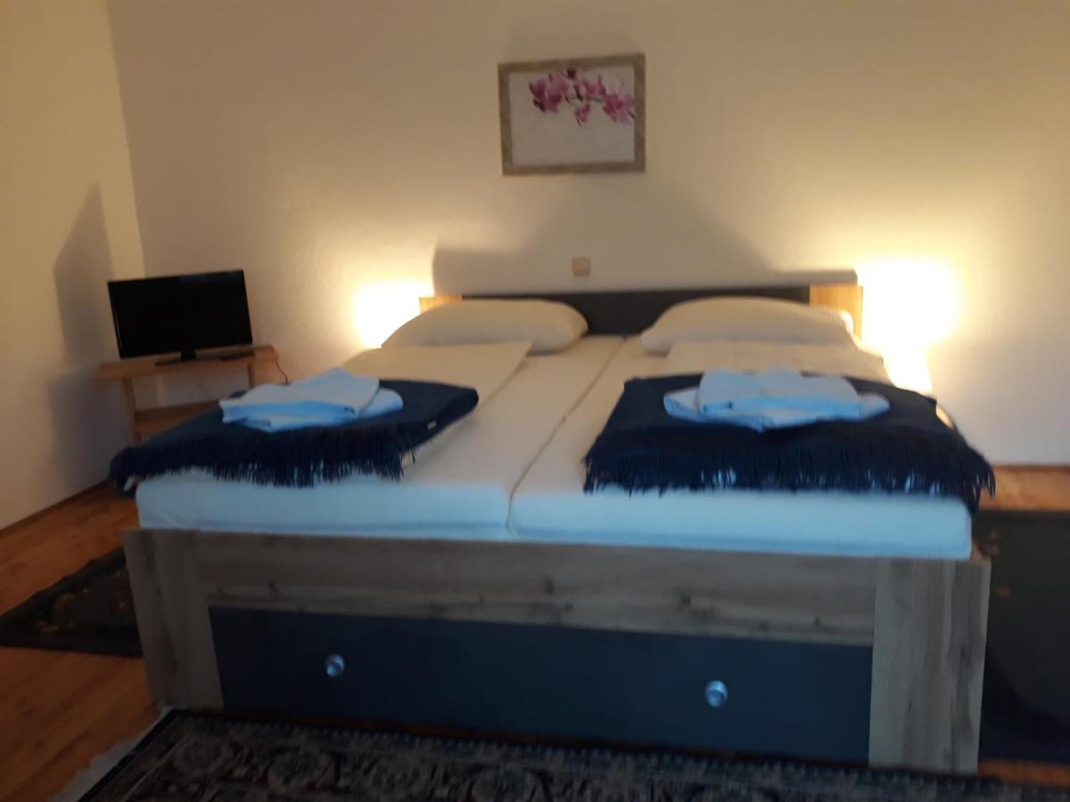Gasthaus Zur Blauen Donau Hotel Waldkirchen am Wesen Bagian luar foto